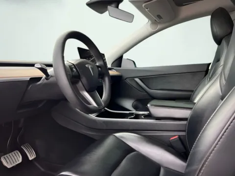 Photos of 2021 Tesla Model Y Long Range for sale in Indianapolis, IN at AutoGiant USA Indianapolis