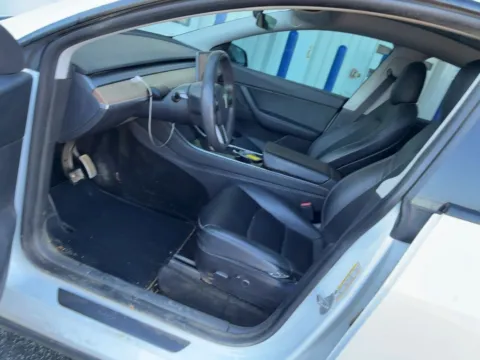 More photos of 2021 Tesla Model Y Long Range at AutoGiant USA Indianapolis, IN