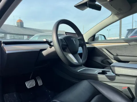 Photos of 2022 Tesla Model 3 Performance for sale in Indianapolis, IN at AutoGiant USA Indianapolis