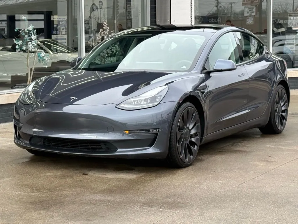 2022 Tesla Model 3 Performance's photo