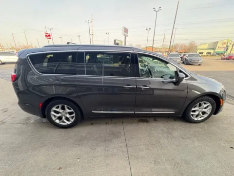 More photos of 2018 Chrysler Pacifica Touring L Plus at AutoGiant USA Indianapolis, IN