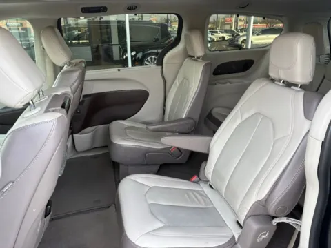 More photos of 2018 Chrysler Pacifica Touring L Plus at AutoGiant USA Indianapolis, IN