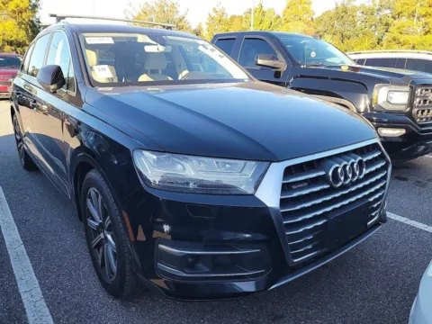 Photos of 2017 Audi Q7 3.0T Prestige for sale in Indianapolis, IN at AutoGiant USA Indianapolis
