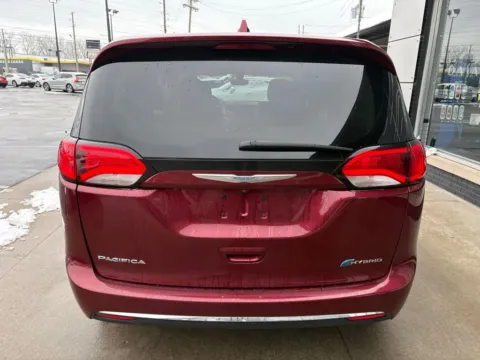 More photos of 2017 Chrysler Pacifica Hybrid Touring Plus at AutoGiant USA Indianapolis, IN