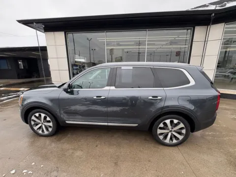 Photos of 2022 Kia Telluride S for sale in Indianapolis, IN at AutoGiant USA Indianapolis