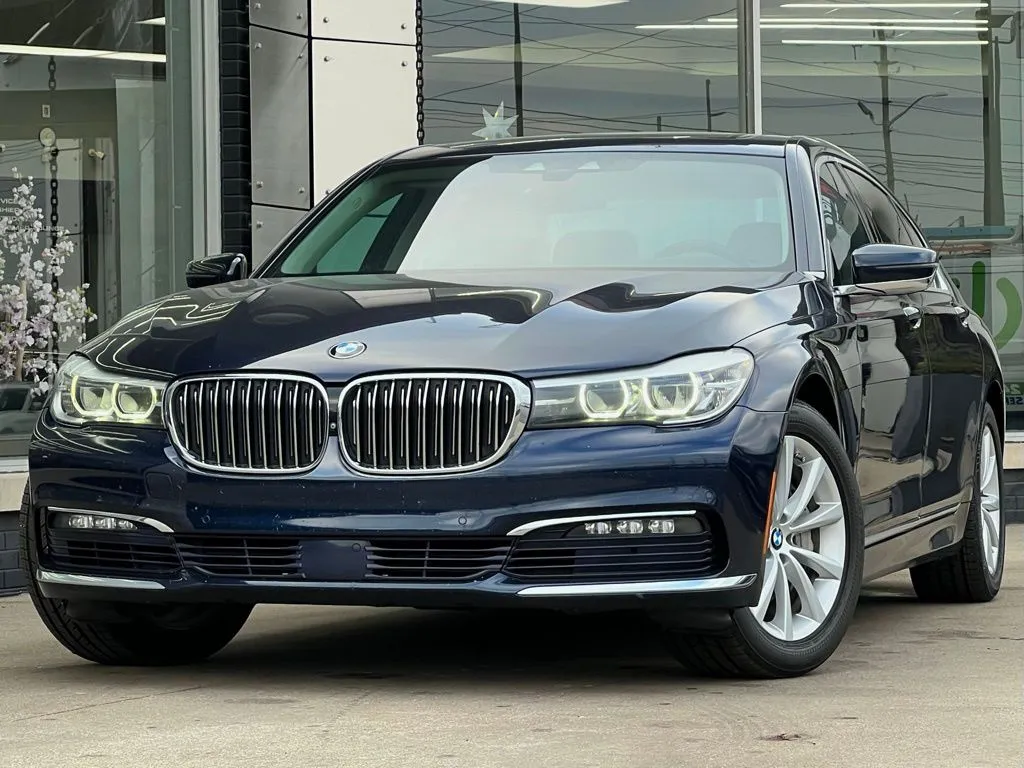 2016 BMW 7 Series 740i's photo