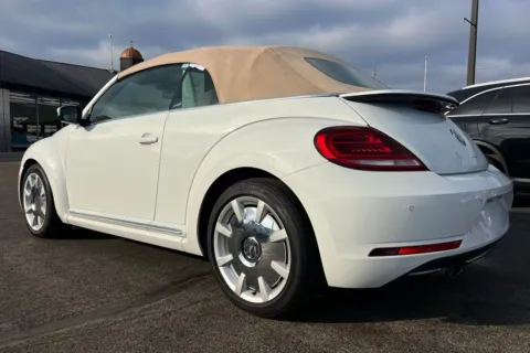More photos of 2018 Volkswagen Beetle 2.0T SE at AutoGiant USA Indianapolis, IN