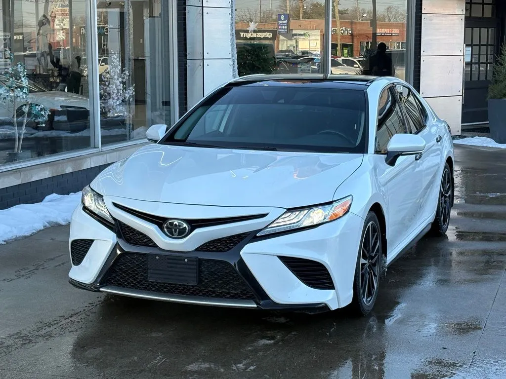 2020 Toyota Camry XSE's photo
