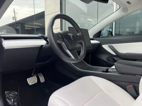 Photos of 2020 Tesla Model 3 Performance for sale in Indianapolis, IN at AutoGiant USA Indianapolis