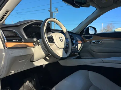 Photos of 2022 Volvo XC90 T5 Momentum for sale in Indianapolis, IN at AutoGiant USA Indianapolis