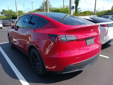 More photos of 2022 Tesla Model Y Long Range at AutoGiant USA Indianapolis, IN