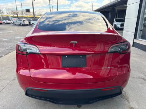 More photos of 2022 Tesla Model Y Long Range at AutoGiant USA Indianapolis, IN
