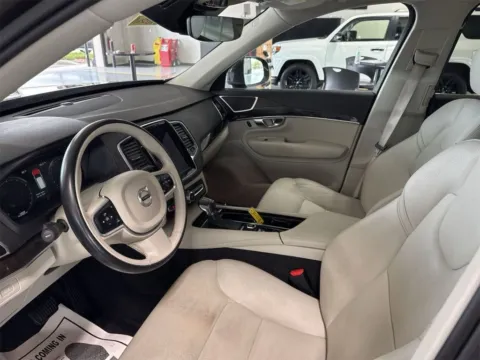More photos of 2018 Volvo XC90 T5 Momentum 5P at AutoGiant USA Indianapolis, IN