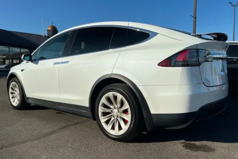 More photos of 2021 Tesla Model X Performance at AutoGiant USA Indianapolis, IN