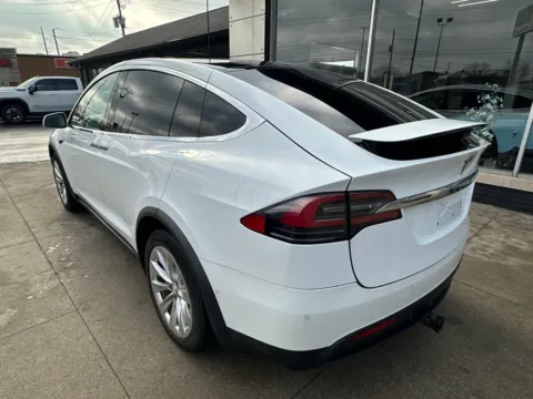 More photos of 2021 Tesla Model X Performance at AutoGiant USA Indianapolis, IN