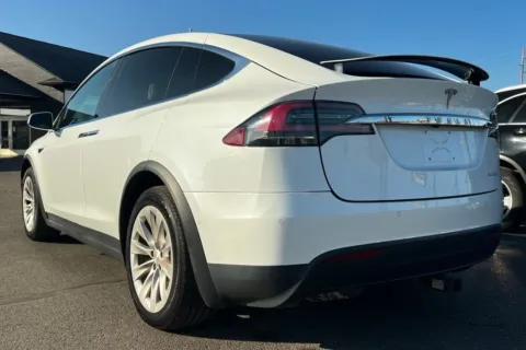 More photos of 2021 Tesla Model X Performance at AutoGiant USA Indianapolis, IN