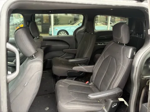 More photos of 2018 Chrysler Pacifica Touring Plus at AutoGiant USA Indianapolis, IN