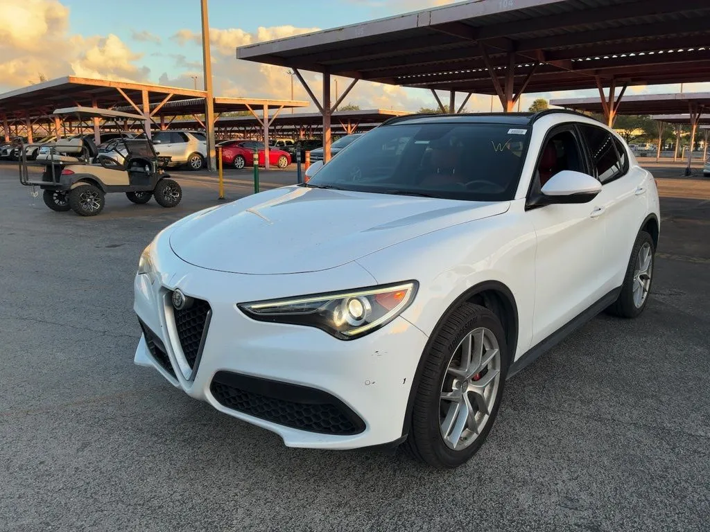 2019 Alfa Romeo Stelvio Ti Sport's photo