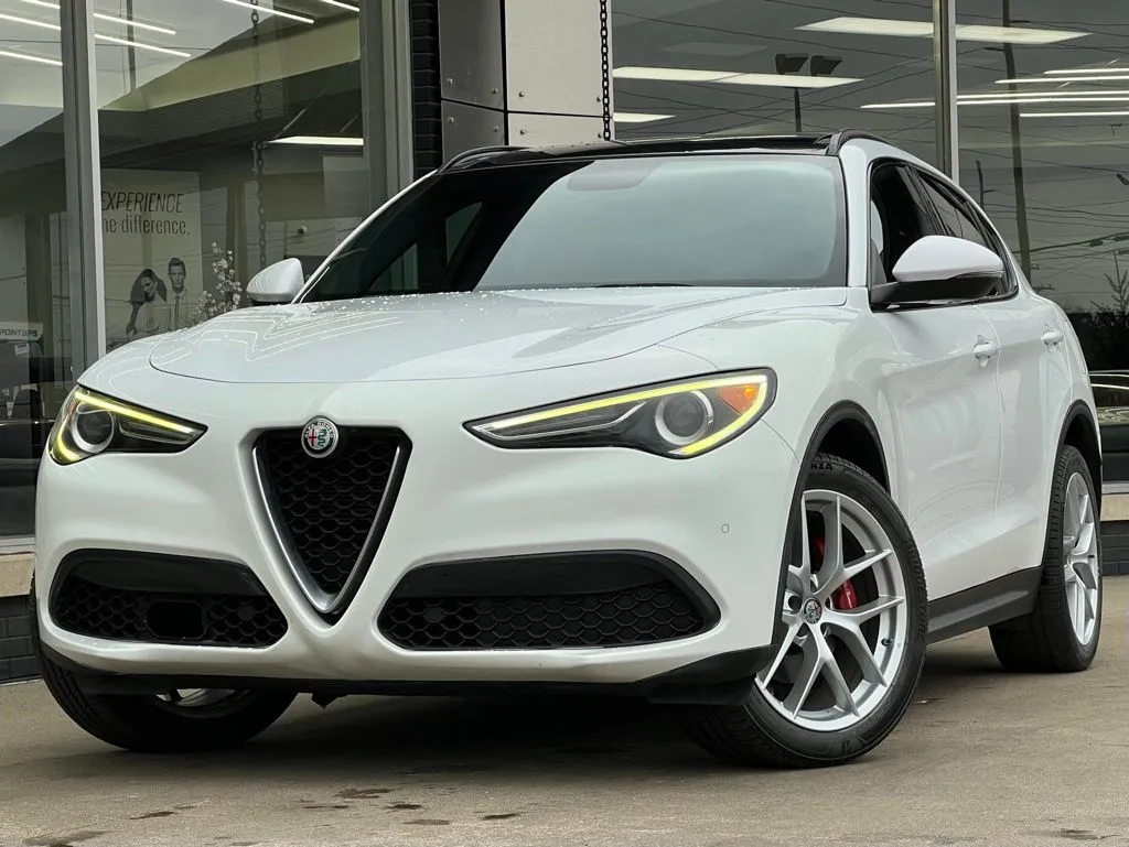 2019 Alfa Romeo Stelvio Ti Sport's photo