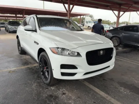 Photos of 2020 Jaguar F-PACE 25t Prestige for sale in Indianapolis, IN at AutoGiant USA Indianapolis
