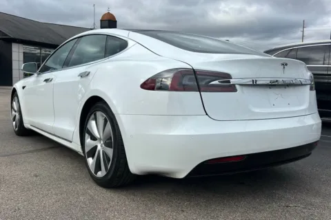 More photos of 2021 Tesla Model S Long Range at AutoGiant USA Indianapolis, IN