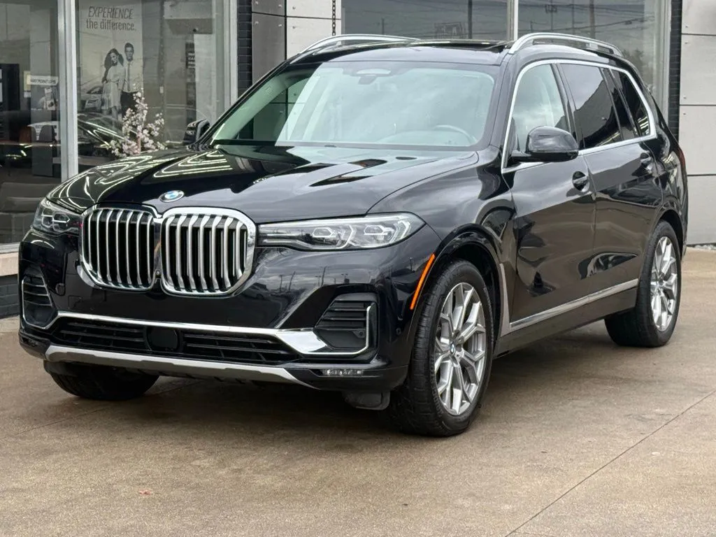 2021 BMW X7 40i's photo