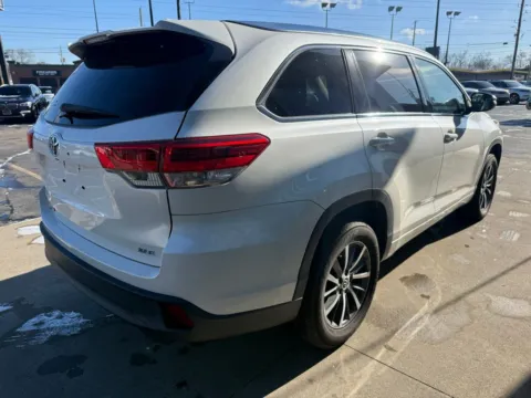 More photos of 2018 Toyota Highlander XLE at AutoGiant USA Indianapolis, IN