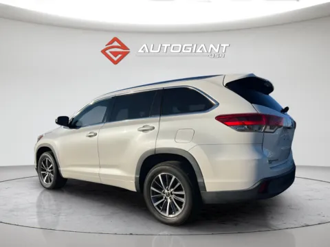 More photos of 2018 Toyota Highlander XLE at AutoGiant USA Indianapolis, IN