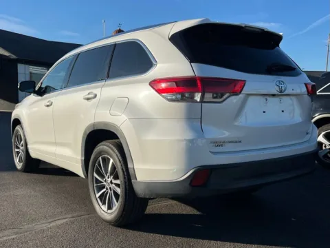 More photos of 2018 Toyota Highlander XLE at AutoGiant USA Indianapolis, IN