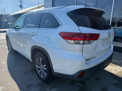 Another view of 2018 Toyota Highlander XLE for sale in Indianapolis, IN at AutoGiant USA Indianapolis