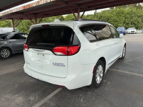 More photos of 2019 Chrysler Pacifica Touring L at AutoGiant USA Indianapolis, IN