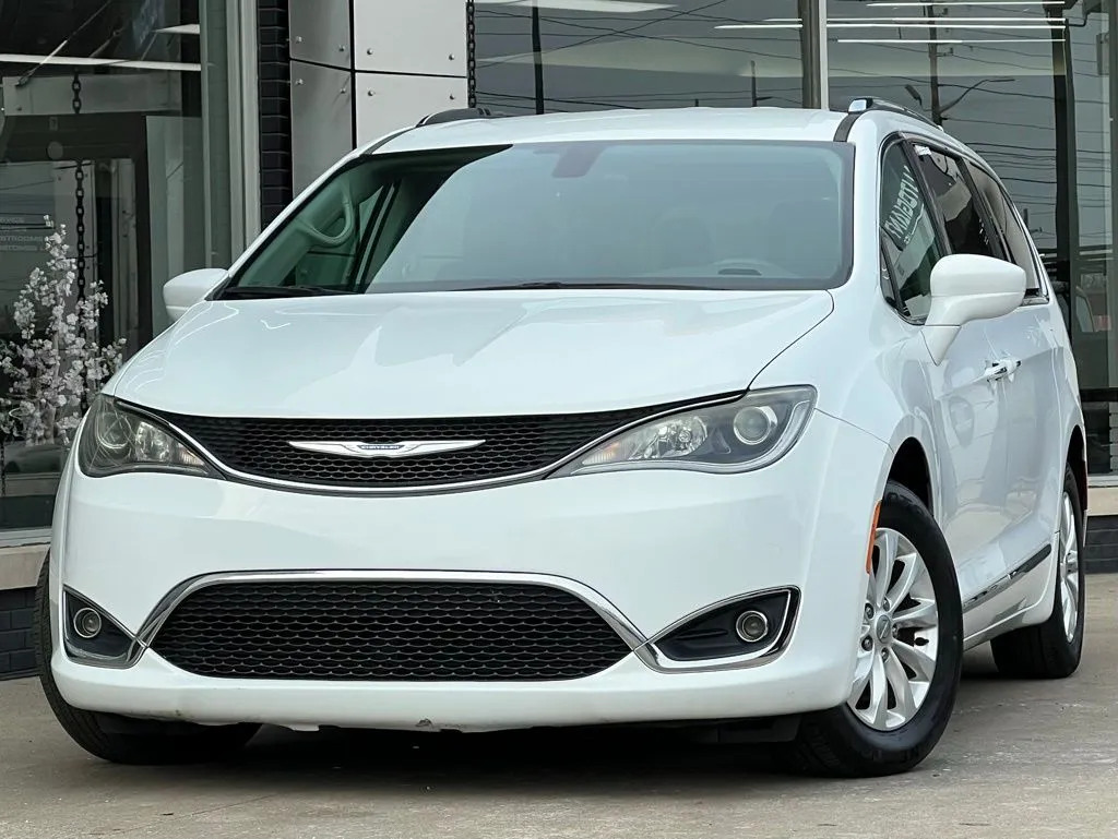2019 Chrysler Pacifica Touring L for sale in Indianapolis, IN