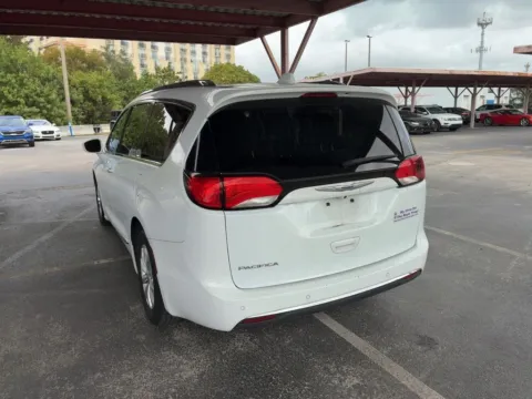 Another view of 2019 Chrysler Pacifica Touring L for sale in Indianapolis, IN at AutoGiant USA Indianapolis