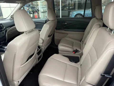 More photos of 2020 Honda Pilot Touring at AutoGiant USA Indianapolis, IN