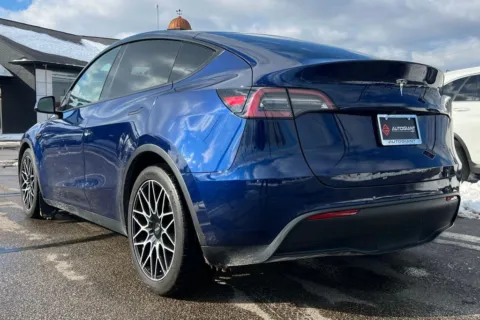 More photos of 2021 Tesla Model Y Long Range at AutoGiant USA Indianapolis, IN