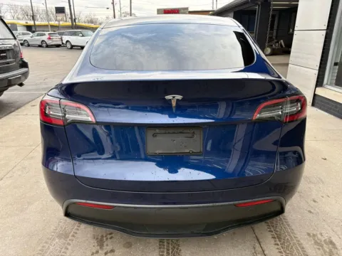 More photos of 2021 Tesla Model Y Long Range at AutoGiant USA Indianapolis, IN