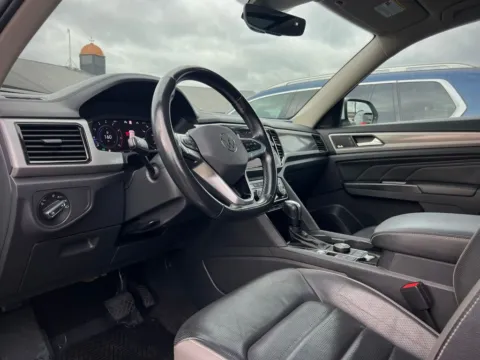 Photos of 2021 Volkswagen Atlas 2.0T SEL Premium for sale in Indianapolis, IN at AutoGiant USA Indianapolis