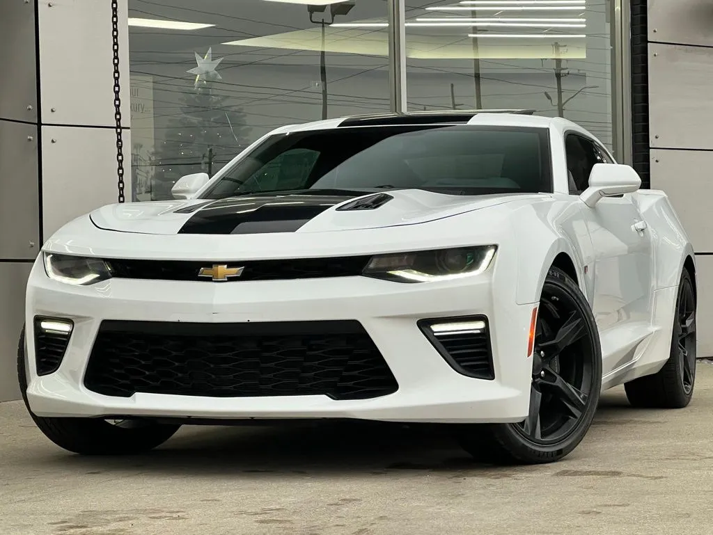 White 2017 Chevrolet Camaro SS for sale in Indianapolis, IN