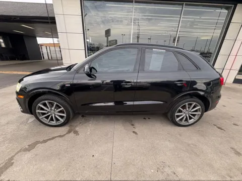 Photos of 2017 Audi Q3 2.0T Prestige for sale in Indianapolis, IN at AutoGiant USA Indianapolis
