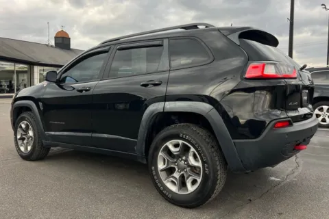 More photos of 2019 Jeep Cherokee Trailhawk at AutoGiant USA Indianapolis, IN