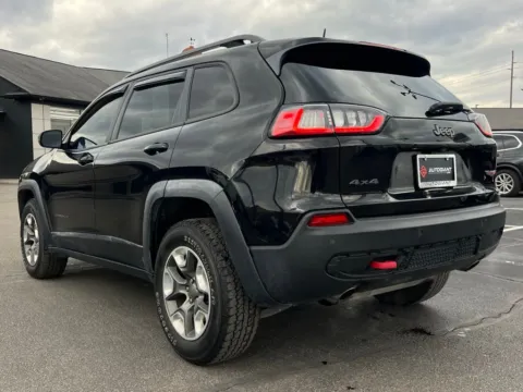 More photos of 2019 Jeep Cherokee Trailhawk at AutoGiant USA Indianapolis, IN