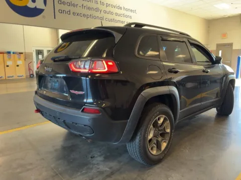 More photos of 2019 Jeep Cherokee Trailhawk at AutoGiant USA Indianapolis, IN