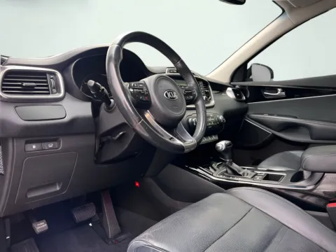 Photos of 2018 Kia Sorento SX for sale in Indianapolis, IN at AutoGiant USA Indianapolis