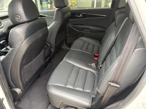More photos of 2018 Kia Sorento SX at AutoGiant USA Indianapolis, IN
