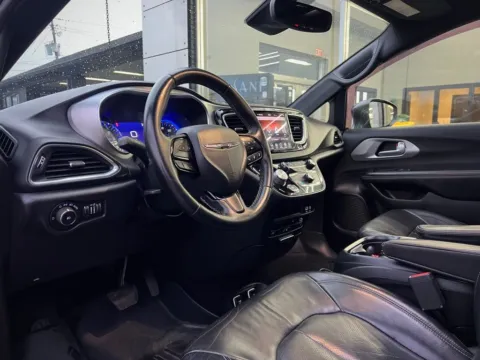 Photos of 2018 Chrysler Pacifica Touring L Plus for sale in Indianapolis, IN at AutoGiant USA Indianapolis