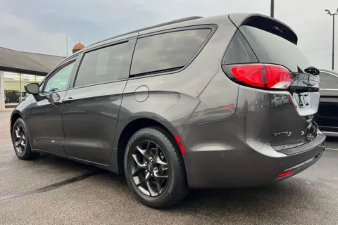 More photos of 2018 Chrysler Pacifica Touring L Plus at AutoGiant USA Indianapolis, IN