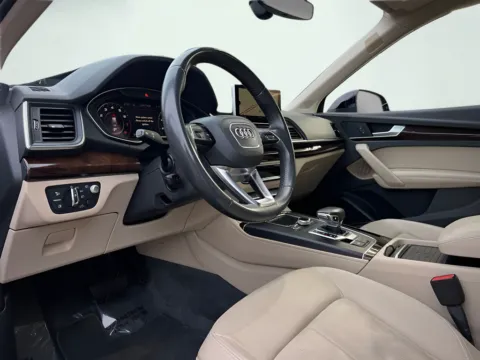Photos of 2019 Audi Q5 2.0T Prestige for sale in Indianapolis, IN at AutoGiant USA Indianapolis