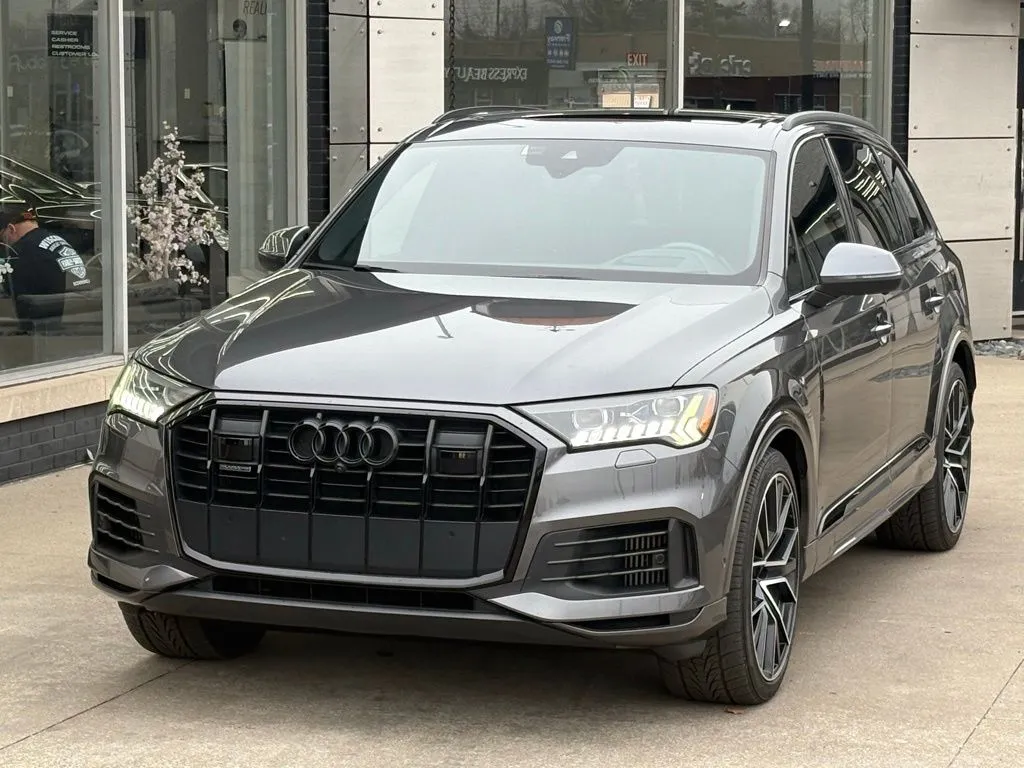 2021 Audi Q7 Prestige's photo