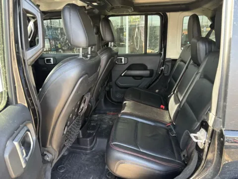 More photos of 2018 Jeep Wrangler Unlimited Rubicon at AutoGiant USA Indianapolis, IN