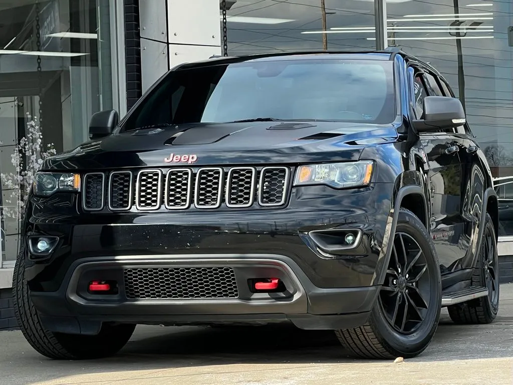 Black 2021 Jeep Grand Cherokee Trailhawk for sale in Indianapolis, IN